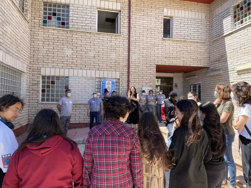 Sesión de cine y práctica de albañilería en Guijuelo