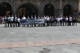 Minuto de silencio en la Plaza Mayor por el último caso de violencia machista