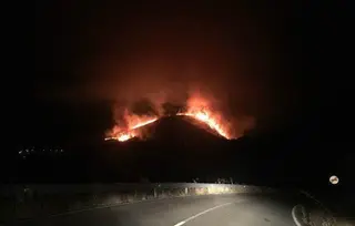 Una quincena de incendios prenden la provincia de León en la peor jornada del año