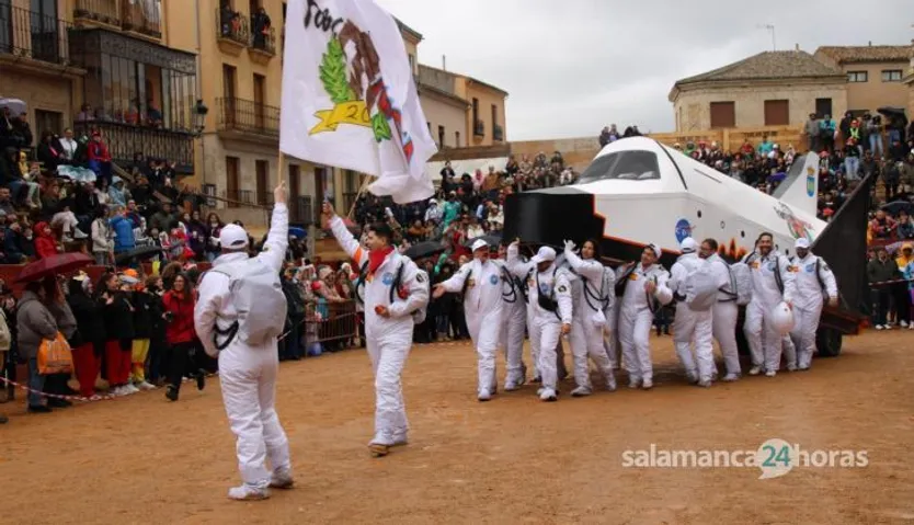 Desfile de disfraces callejeros del Carnaval del Toro. Foto: Verónica Tapia
