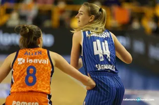 Final. Perfumerías Avenida 64-67 Valencia Basket