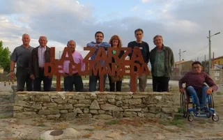 Miembros de UPL en La Zarza de Pumareda, donde ha sido la formación más votada al Senado este domingo.