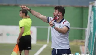 Manu, entrenador Guijuelo JR