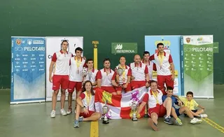 Podium Seleccion Campeona Frontón de 30 metros en categoría absoluta