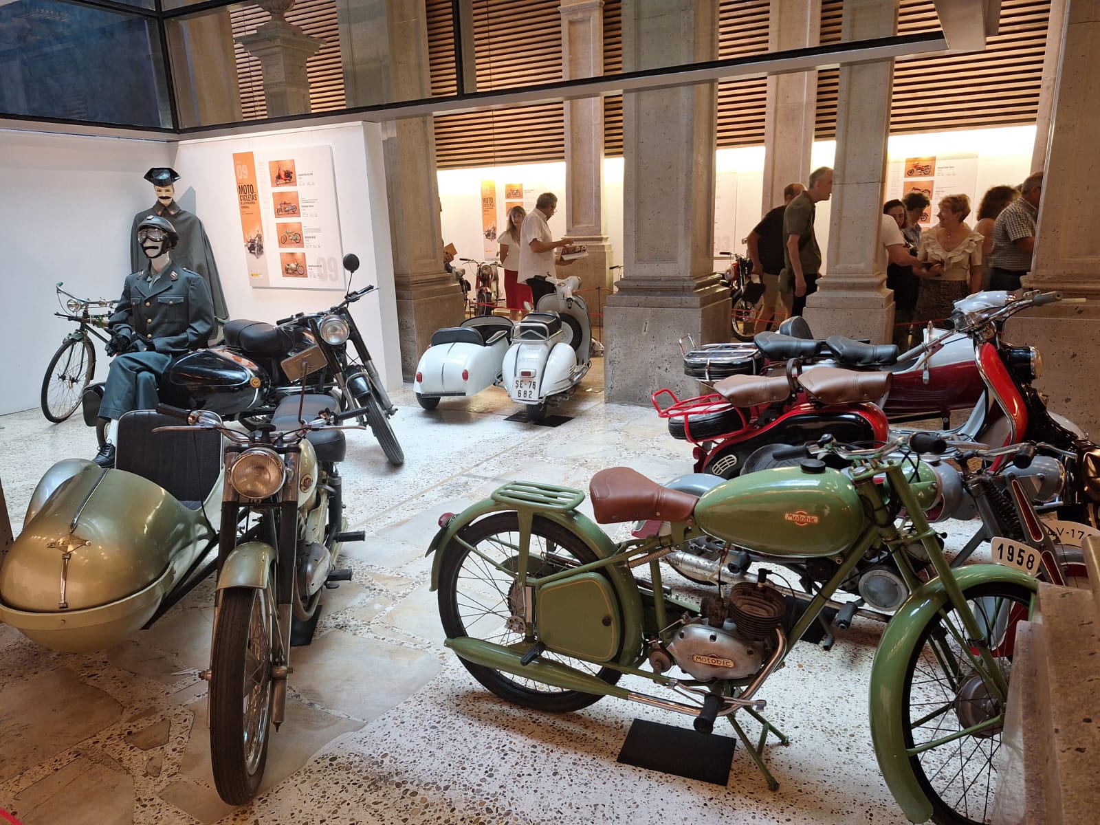 Exposici&oacute;n &lsquo;las Motocicletas De La Posguerra Espa&ntilde;ola&rsquo; (2)