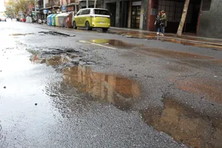 Reventón de agua en Torres Villaroel (1)
