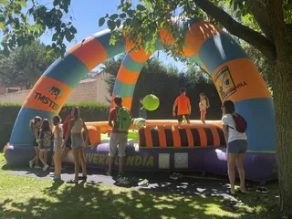 Hinchables en Carbajosa. Foto vía facebook Ayuntamiento de Carbajosa (1)