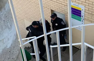 La Seguridad privada expulsa a un aficionado en Las Pistas | FOTO SALAMANCA24HORAS.COM
