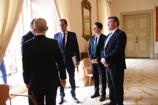 Carlos García Carbayo, recibe al expresidente de Colombia Álvaro Uribe