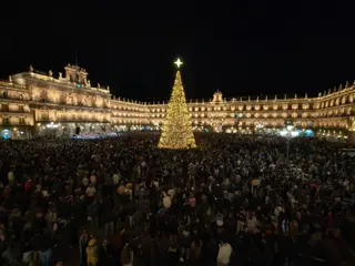 Encendido de las luces de Navidad en la Plaza Mayor de Salamanca