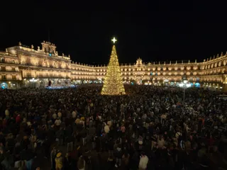 Encendido de las luces de Navidad en la Plaza Mayor de Salamanca