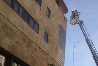 Bomberos en la calle de los Ovalle