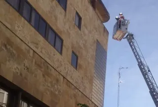 Bomberos en la calle de los Ovalle
