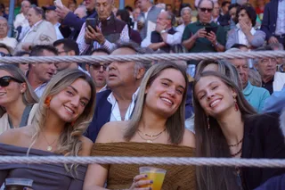 Así ha vivido la afición salmantina el adiós a la feria desde los tendidos: imágenes del ambiente en la corrida concurso | Juanes