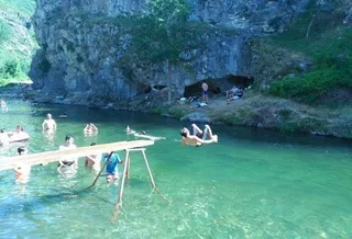Los Caseríos de Valdeteja, un chapuzón (secreto) muy cerca de la playa fluvial de Montuerto