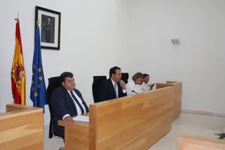 Santa Marta se posiciona contra el referéndum en Cataluña tras un animado debate