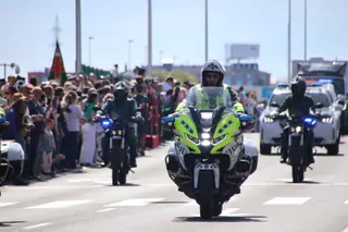 La Guardia Civil de Salamanca desfila en Salamanca con una emotiva marcha en honor a la Virgen del Pilar