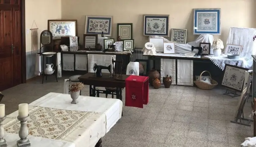  Exposición de costura en Buenamadre,&nbsp;con Aurelia García como autora (16)