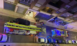 Bomberos en la calle Alegría