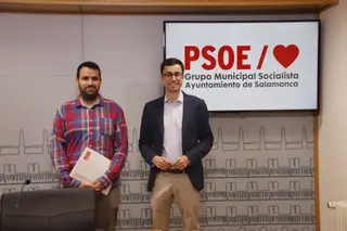 José Luis Mateos, y el concejal Álvaro Antolín informan sobre propuestas al IV Plan de Juventud