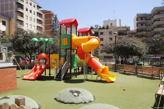 El Ayuntamiento reparará la zona infantil del Parque Julián Sánchez ‘El Charro’