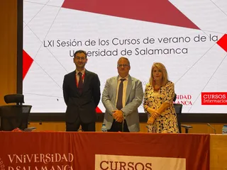 José Miguel Sánchez Llorente, Raúl Sánchez Prieto y María Rosario Llorente en la presentación de LXI Edición de los Cursos Internacionales de la USAL