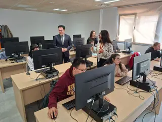 El concejal de Promoción Económica visita los taller STEAM | Ayto de Salamanca
