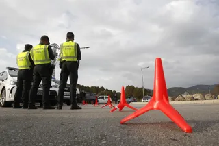 Una sanción de tráfico de la Guardia Civil deriva en una queja del Defensor del Pueblo por no llevar el agente mascarilla