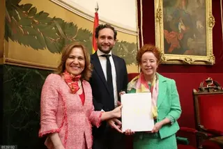 Belén Yuste y Sonnia L. Rivas-Caballero, autoras de 'Descubriendo a Cajal'. Foto: Diputación de Huesca
