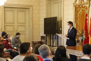 Carlos García Carbayo, recibe a las asociaciones incluidas en la Mesa de Promoción de la Salud en Discapacidad Intelectual y Salud Mental.