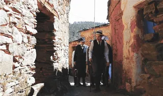 Cateja Teatro lanza ‘Mar de Brumas’, una producción sobre la visita de Alfonso XIII a la Sierra de Francia