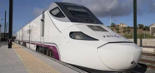 Archivo - Imagen de archivo del Tren de modelo alvia. - RENFE - Archivo
