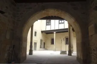 Interior de la torre de los Anaya | Imagen de archivo