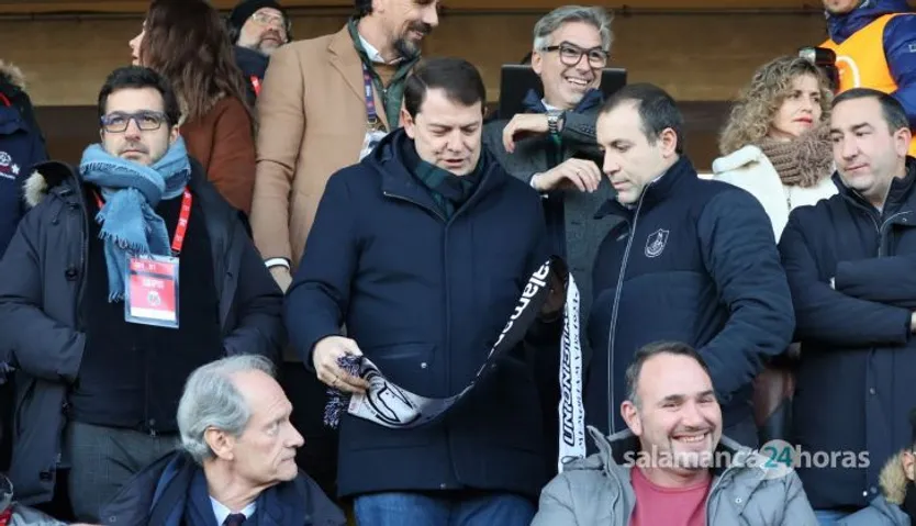 Roberto Pescador, con Alfonso Fernández Mañueco en el Reina Sofía | FOTO SALAMANCA24HORAS.COM