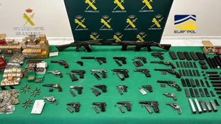 Armas incautadas por la Guardia Civil durante la operación 'Carmelo'. Foto Guardia Civil