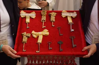 Llaves que cierran el sepulcro de Santa Teresa en Alba