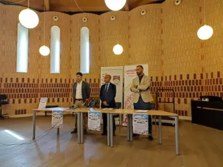 Carlos Arcila, Óscar González y Pedro Lechuga en la presentación del curso de periodismo y redes sociales