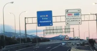 Nuevas señales en la autopista AP-6 para facilitar la llegada de turistas desde Madrid