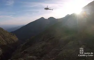 Rescatado un montañero enriscado al bajar del Almanzor
