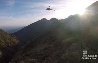 Rescatado un montañero enriscado al bajar del Almanzor