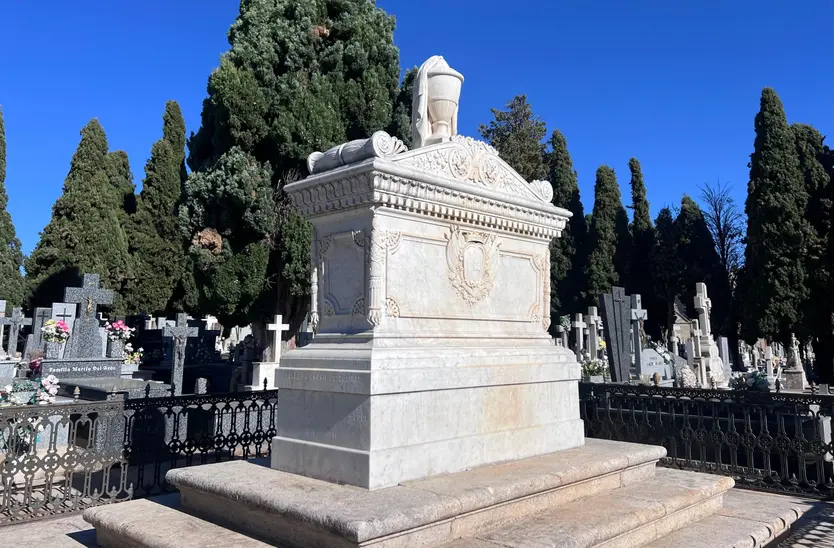 Sepulcro de Eloy Lamamié de Clairac