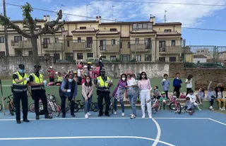 Alumnos de Infantil del Filiberto Villalobos de Guijuelo participan en la clase práctica de educación vial