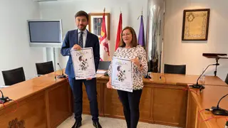 El concejal de Festejos, Francisco Díaz, y la alcaldesa de Peñaranda, Carmen Ávila.