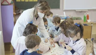 Educación realiza una nueva convocatoria del programa que permite la incorporación a colegios de docentes jubilados