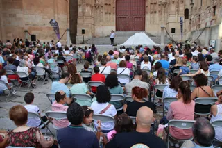 Greed, Festival de artes de calle