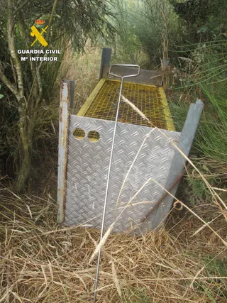 Jaula trampa, estoque y tejón muerto: la Guardia Civil investiga a un hombre en Villaseco de los Reyes | Guardia Civil