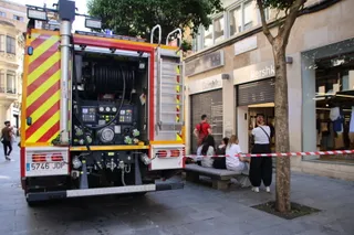 Movilización de bomberos en la calle Toro | Andrea Mateos