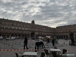 Montaje del escenario de la Nochevieja Universitaria en el año 2019
