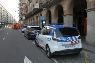 Joven con una mano atrapada en la Gran Vía