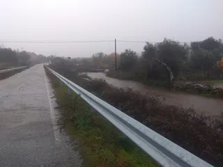 Ríos desbordados y zonas inundadas de agua en Villarino de los Aires (1)